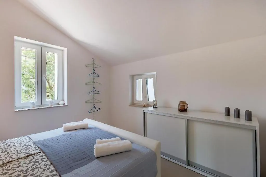 Apartment Laguna Nerezine
